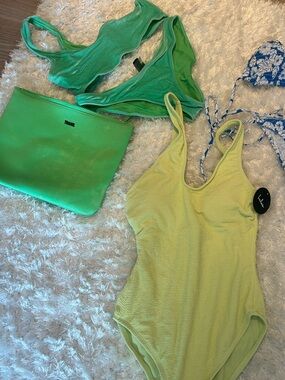 BUNDLE of bathingsuits.